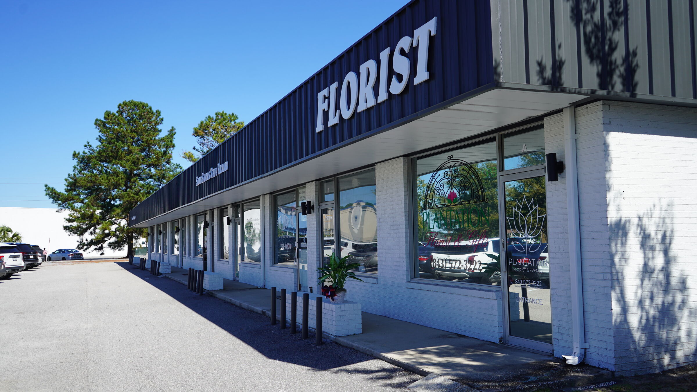 A Mantek Properties retail center in West Ashley, Charleston